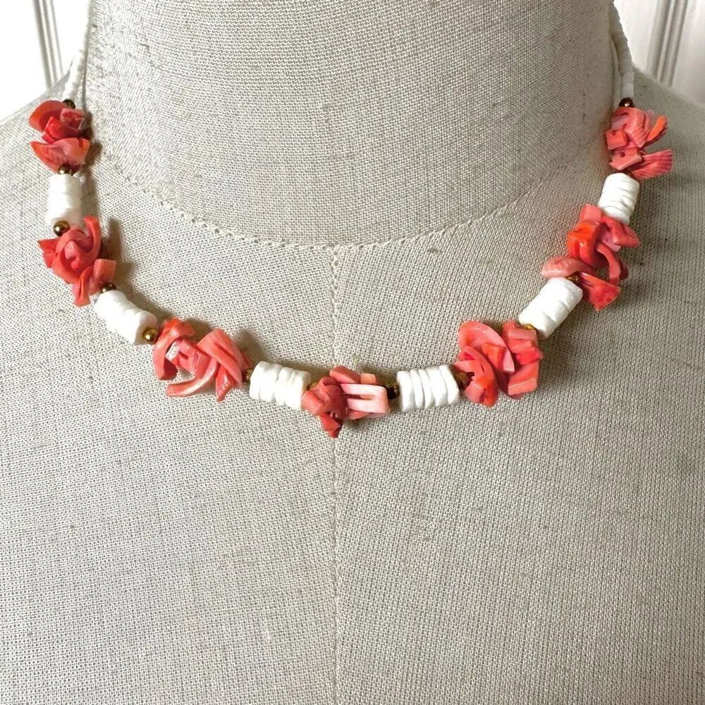 Shell natural coral vintage necklace